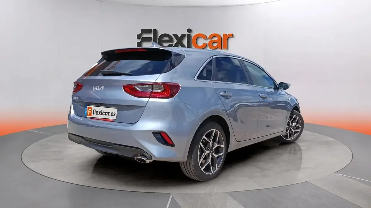 Usado Kia Ceed 100 CV (73 kW) 2025 Gris Utilitario