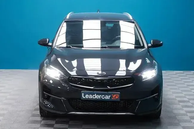 Usado Kia XCeed 141 CV (103 kW) 2022 Gris SUV