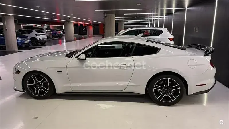 Usado Ford Mustang Fastback 291 CV (214 kW) 2021 Blanco Coupe