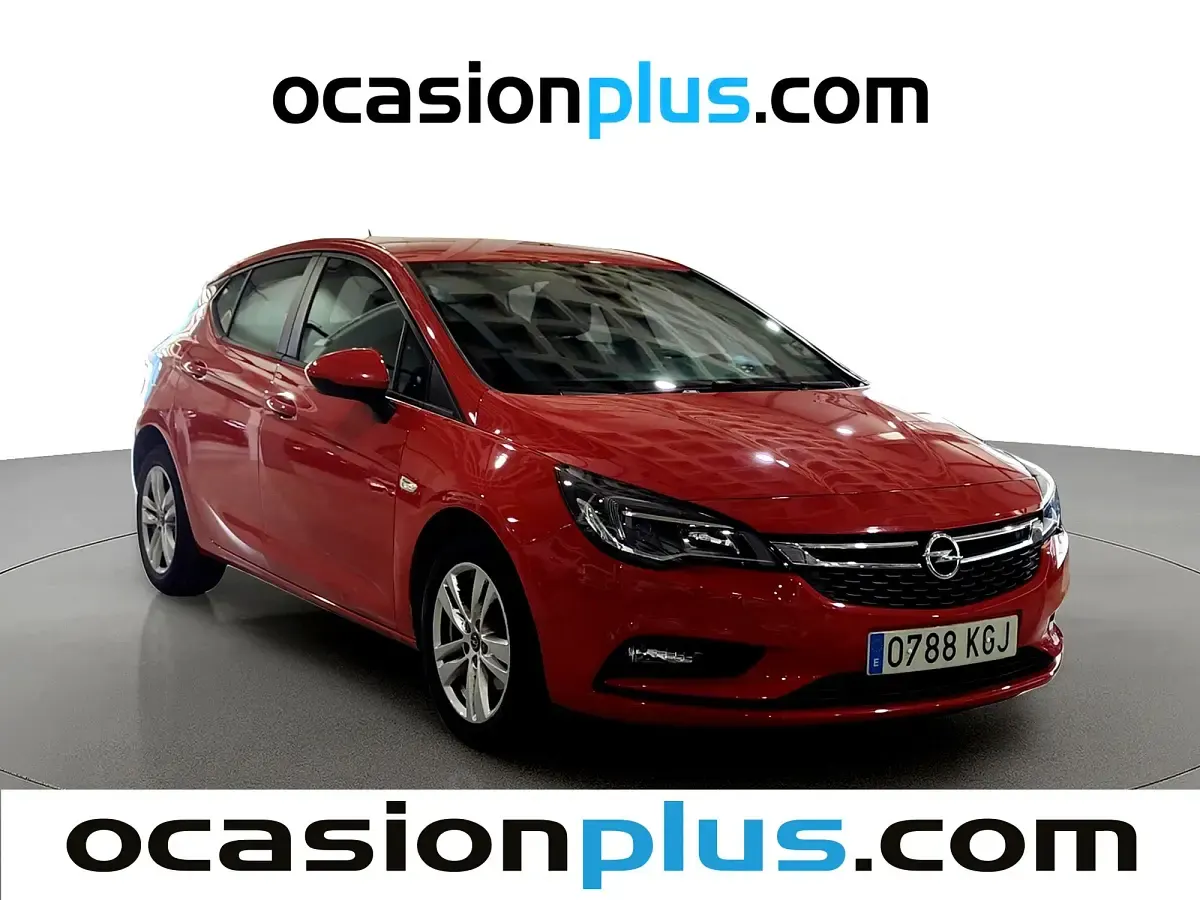 Usado Opel Astra Selective 125 CV (91 kW) 2017 Rojo Utilitario