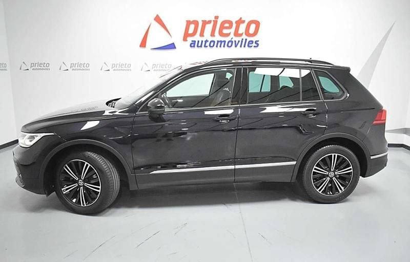 Usado VW Tiguan Life 150 CV (110 kW) 2021 Negro SUV
