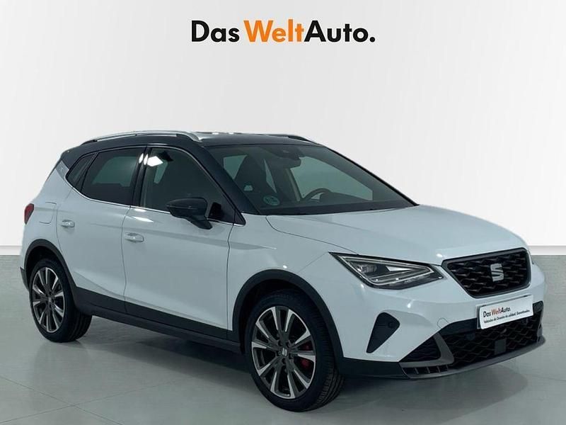 Otro Usado 2025 Seat Arona FR SUV | 20.759 € (Precio justo) - Imagen 1/4