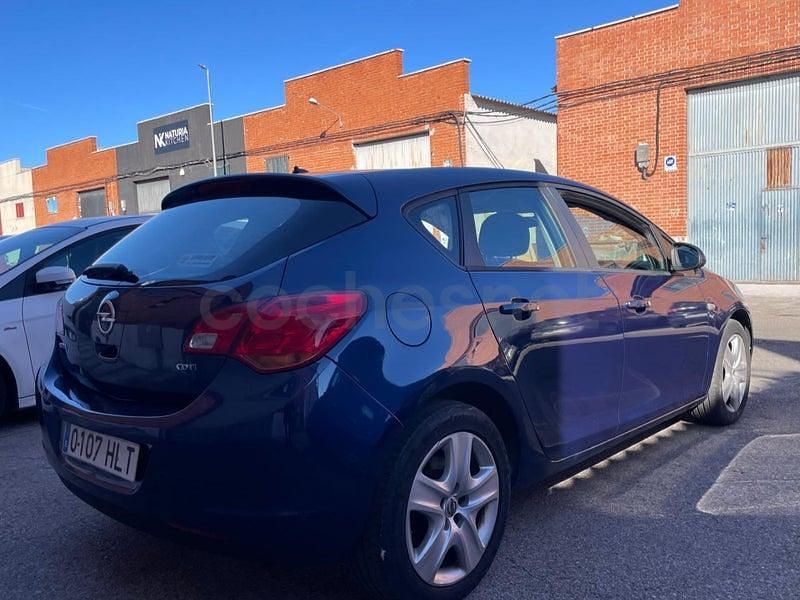 Usado Opel Astra Selective 110 CV (80 kW) 2012 Azul Berlina