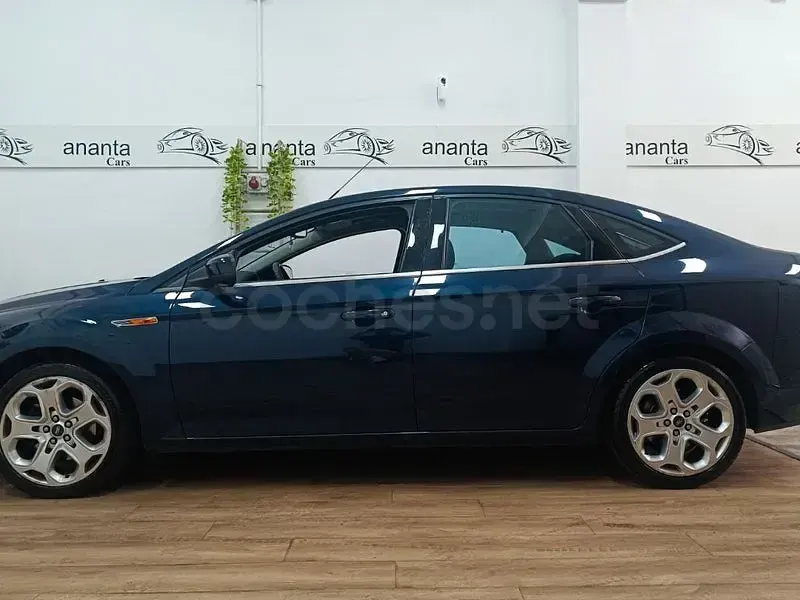 Usado Ford Mondeo Titanium 140 CV (102 kW) 2009 Azul Berlina