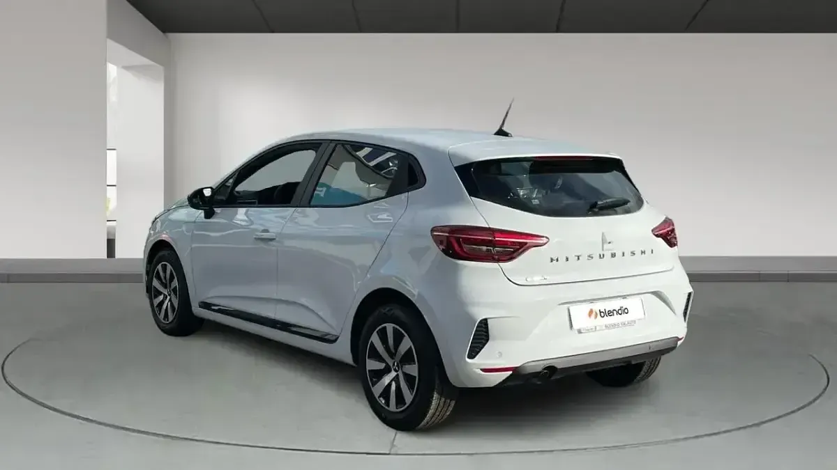 Nuevo Mitsubishi Colt Motion 90 CV (66 kW) 2025 Blanco Utilitario