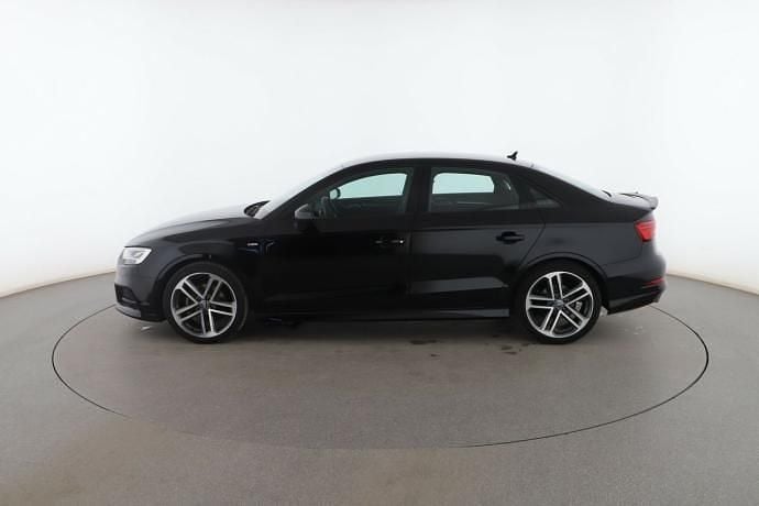 Käytetty Audi A3 Sport 151 HP (111 kW) 2017 Musta Viistoperä