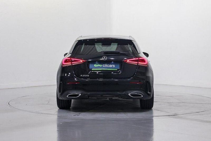 Usado Mercedes A220 190 CV (139 kW) 2019 Negro Berlina
