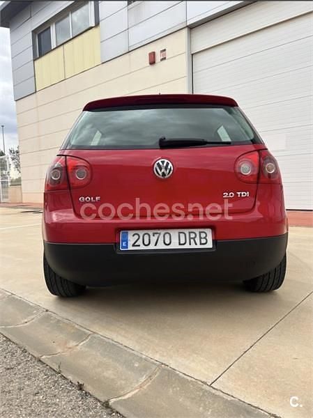 Usado VW Golf IV Highline 140 CV (102 kW) 2005 Rojo Berlina