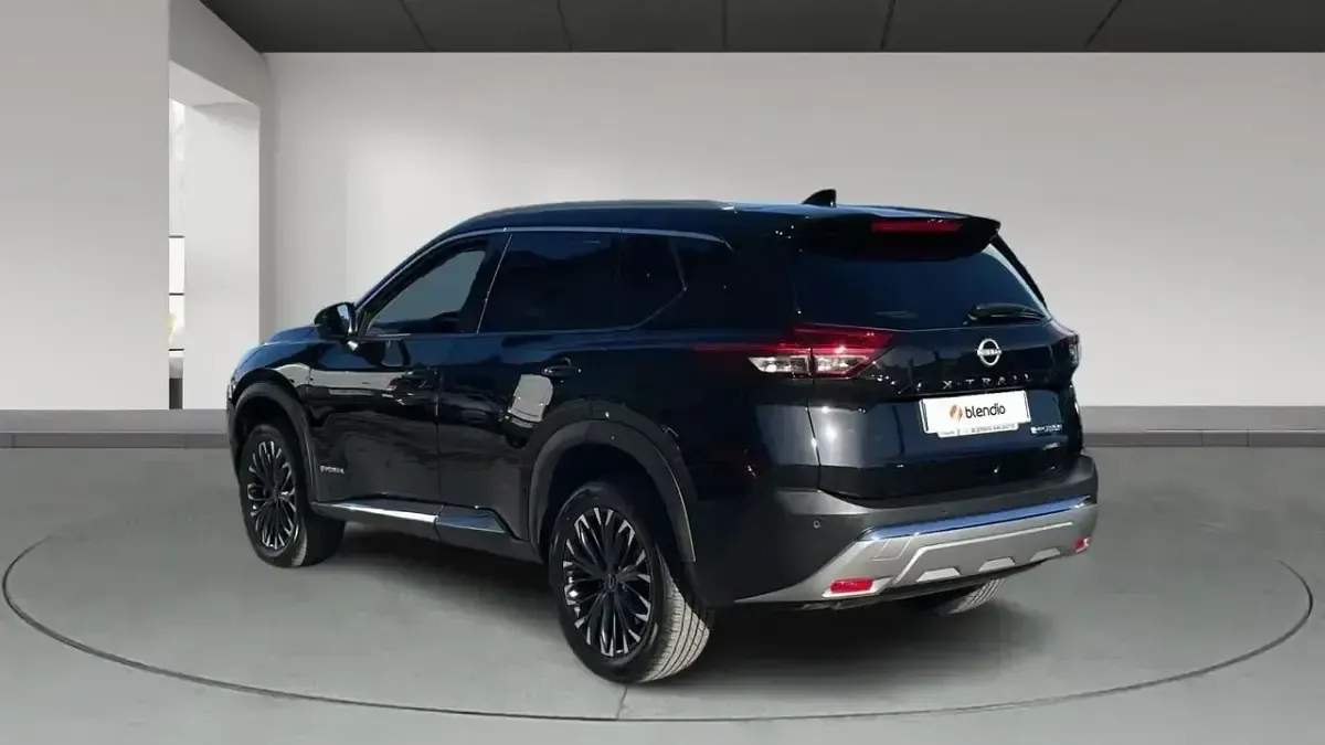 Usado Nissan X-Trail Tekna 204 CV (150 kW) 2025 Negro SUV
