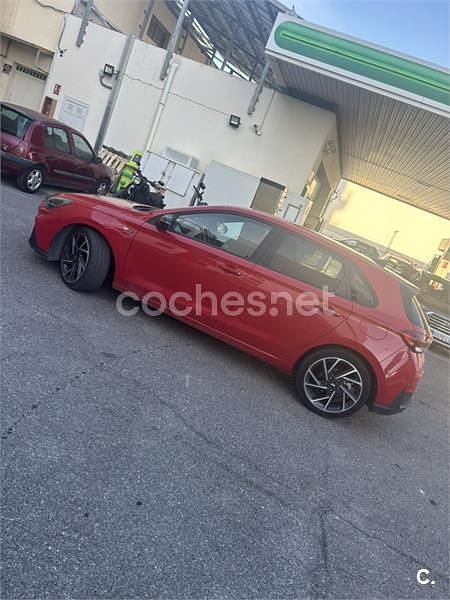 Usado Hyundai i30 N Line 160 CV (117 kW) 2023 Rojo Berlina