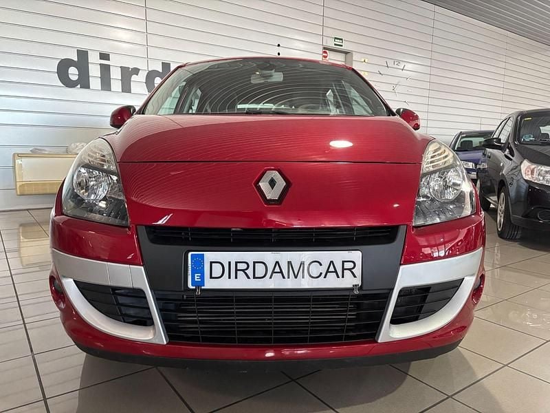Usado Renault Scénic III Dynamique 110 CV (80 kW) 2011 Rojo Monovolumen