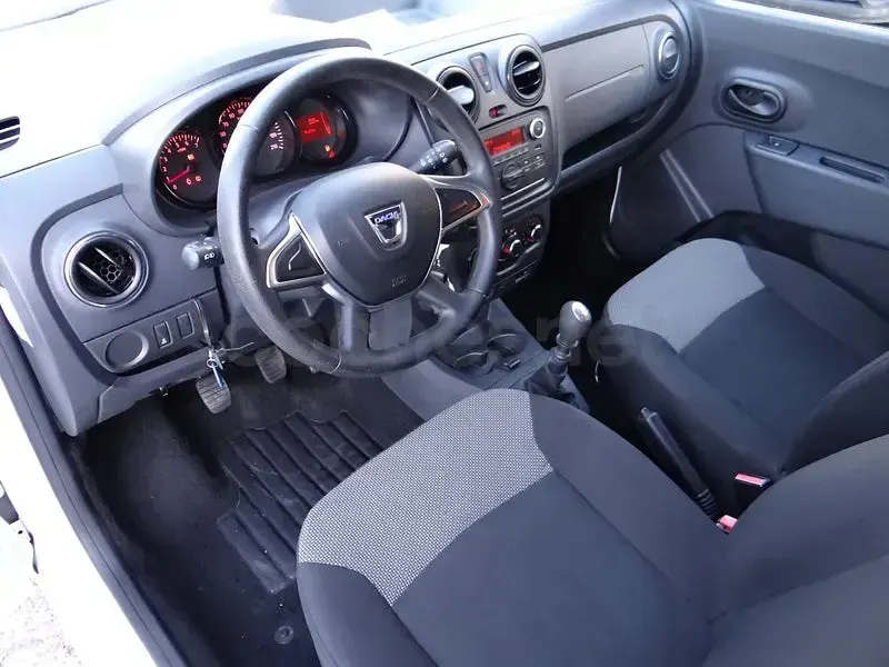 Usado Dacia Lodgy Comfort 130 CV (95 kW) 2020 Blanco Monovolumen