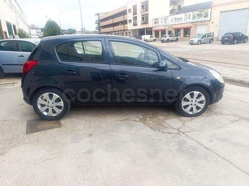 Usado Opel Corsa Cosmo 75 CV (55 kW) 2008 Gris / plata Utilitario