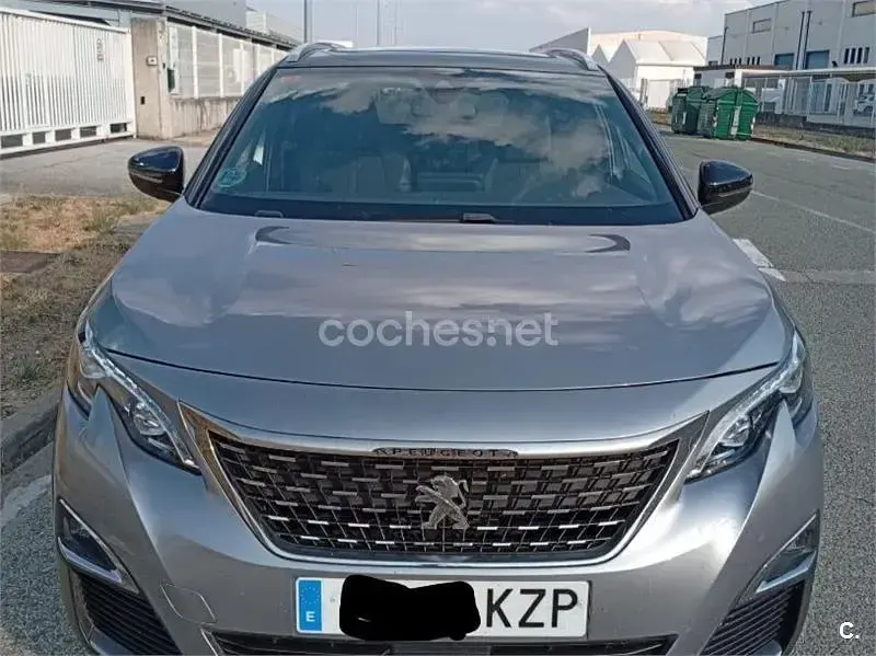 Usado Peugeot 5008 GT-line 130 CV (95 kW) 2019 Gris / plata SUV