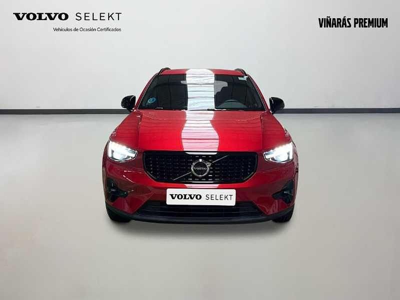 Usado Volvo XC40 Plus 163 CV (119 kW) 2025 Rojo SUV