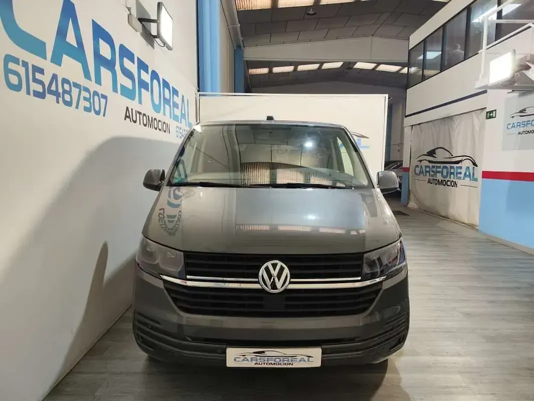 Usado VW Caravelle 150 CV (110 kW) 2021 Gris Van