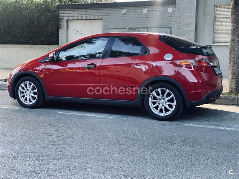 Rojo Usado 2008 Honda Civic Comfort Berlina | 5500 € (Precio justo) - Imagen 1/4