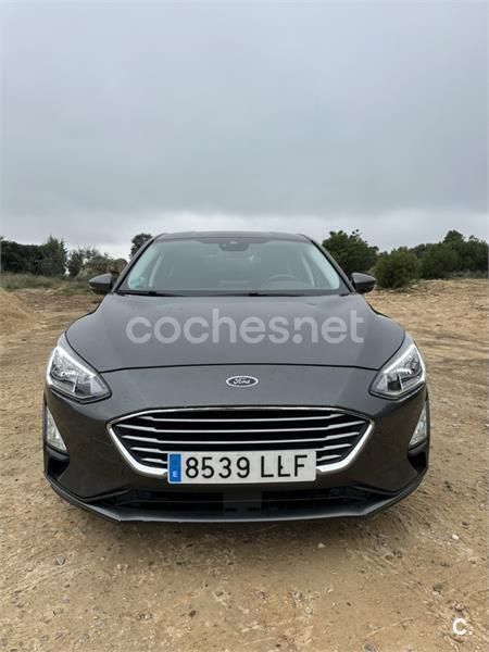 Usado Ford Focus Trend 120 CV (88 kW) 2020 Gris / plata Berlina