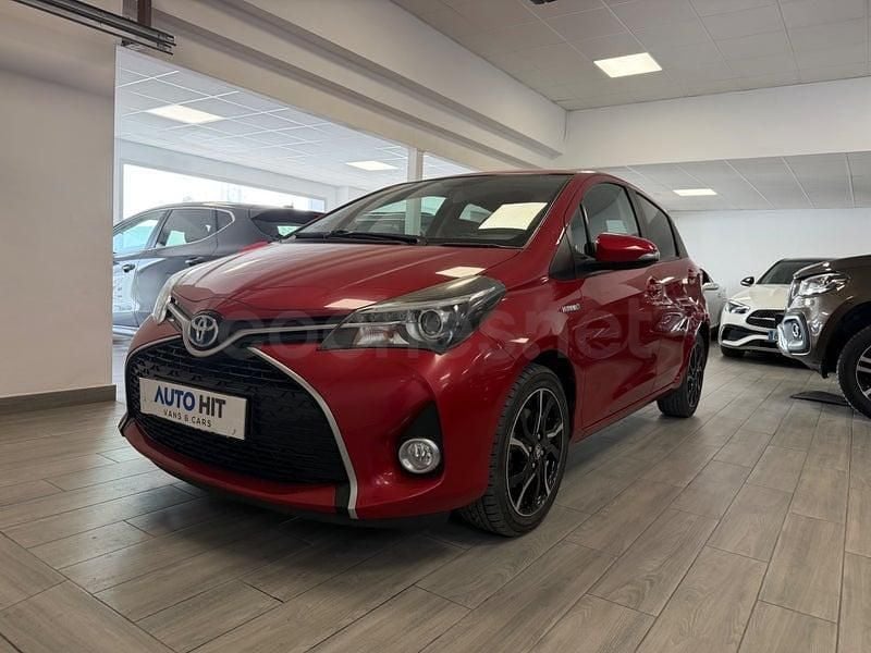 Usado Toyota Yaris Hybrid Advance 100 CV (73 kW) 2016 Rojo Berlina