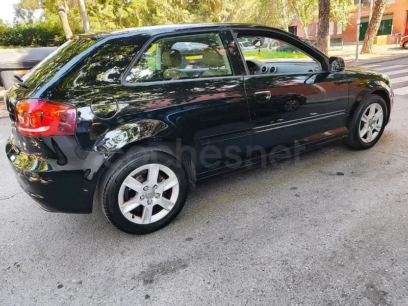 Usado Audi A3 Attraction 105 CV (77 kW) 2012 Negro Utilitario