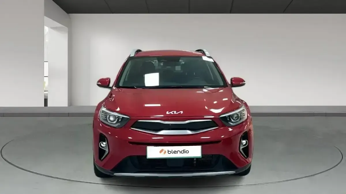 Usado Kia Stonic 100 HP (73 kW) 2024 Vermelho SUV