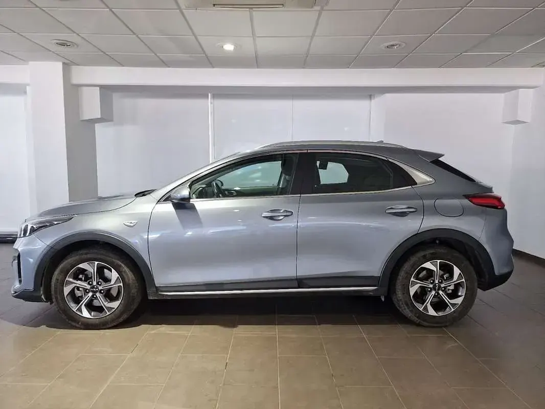 Usado Kia XCeed 120 CV (88 kW) 2022 Gris SUV