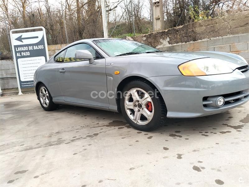 Usado Hyundai Coupé 105 CV (77 kW) 2005 Gris / plata Coupe