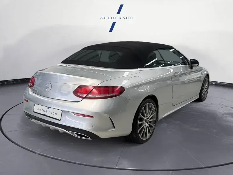 Usado Mercedes C220 170 CV (125 kW) 2018 Gris / plata Descapotable