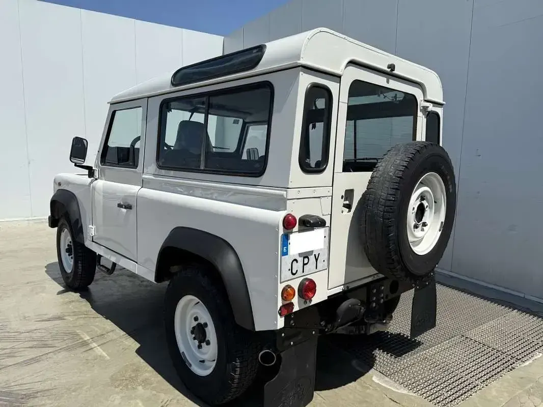 Usado Land Rover Defender 122 CV (89 kW) 2003 Familiar
