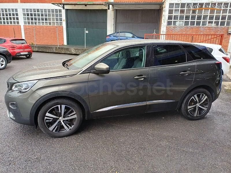 Usado Peugeot 3008 Allure 120 CV (88 kW) 2017 Gris / plata SUV