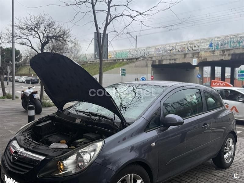 Usado Opel Corsa Sport 90 CV (66 kW) 2007 Gris / plata Utilitario