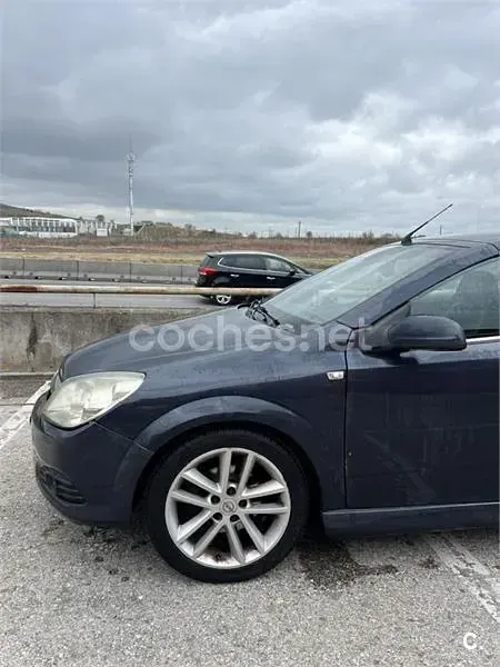 Usado Opel Astra Cabriolet Cosmo 140 CV (102 kW) 2009 Azul Descapotable