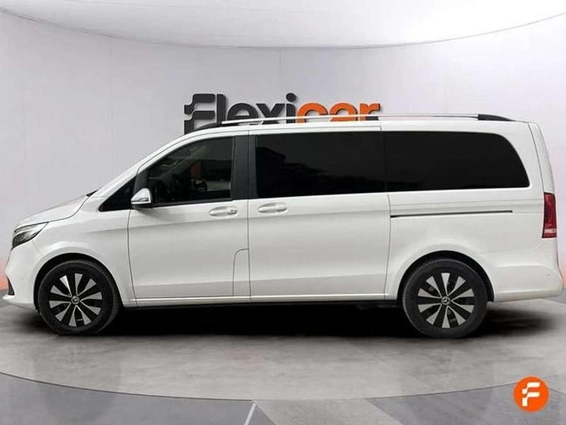 Usado Mercedes V220 Avantgarde 163 CV (119 kW) 2024 Blanco Monovolumen