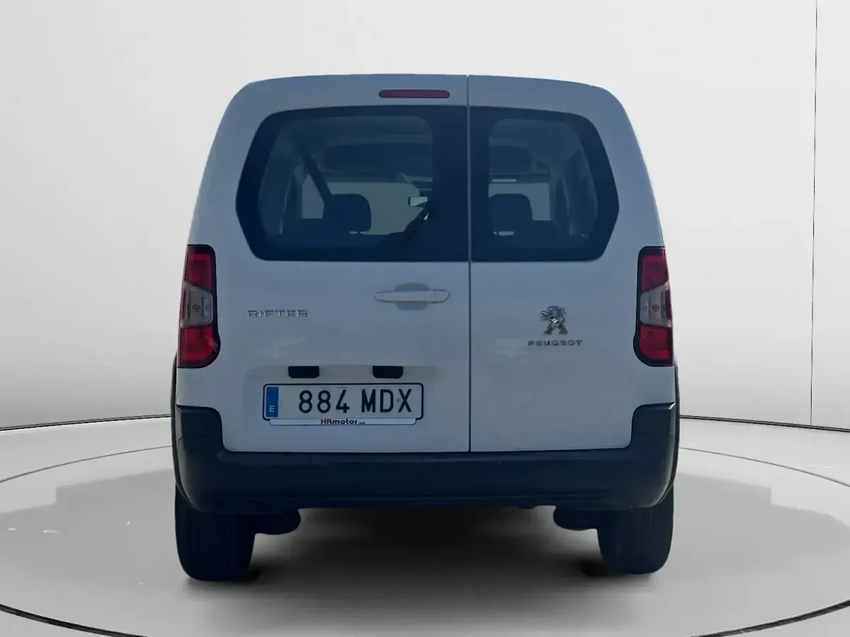 Usado Peugeot Rifter Active 103 CV (75 kW) 2023 Blanco Monovolumen