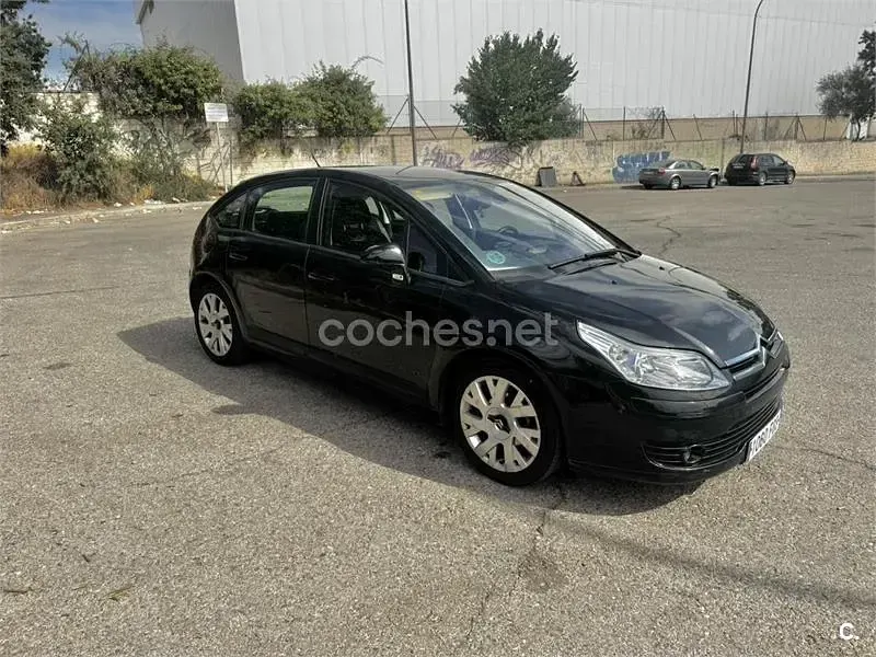 Usado Citroën C4 VTR Sport 110 CV (80 kW) 2006 Negro Berlina