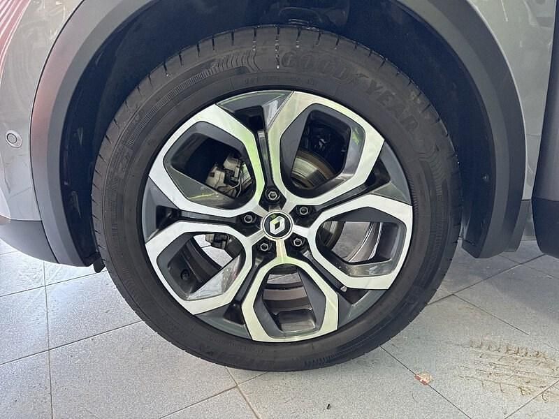 Usado Renault Captur Techno 140 CV (102 kW) 2023 Gris SUV