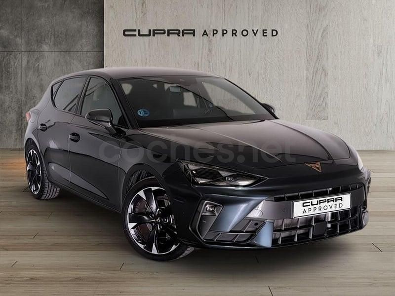 Usado Cupra Leon 150 CV (110 kW) 2025 Gris / plata Berlina