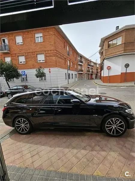 Usado BMW 330e 292 CV (214 kW) 2022 Negro Familiar