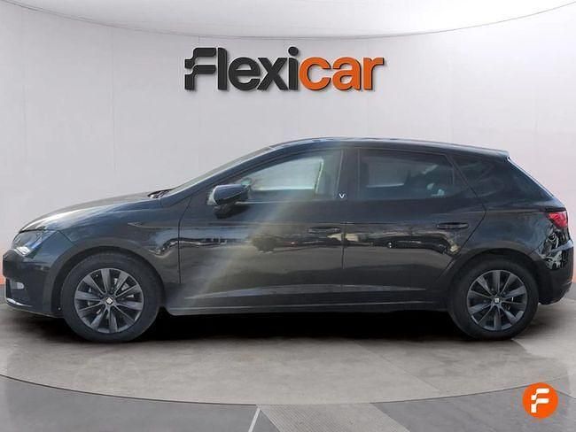 Usado Seat Leon Style 130 CV (95 kW) 2020 Negro