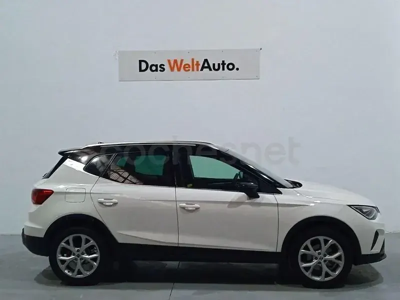 Usado Seat Arona FR 115 CV (84 kW) 2024 Blanco SUV