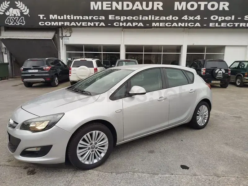 Usado Opel Astra Excellence 110 CV (80 kW) 2015 Gris / plata Berlina
