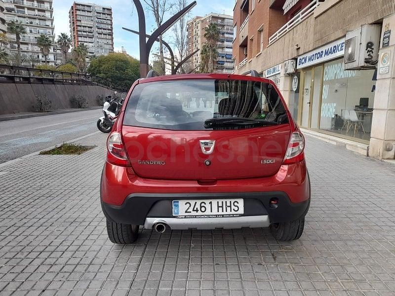 Usado Dacia Sandero Stepway 90 CV (66 kW) 2011 Rojo Berlina