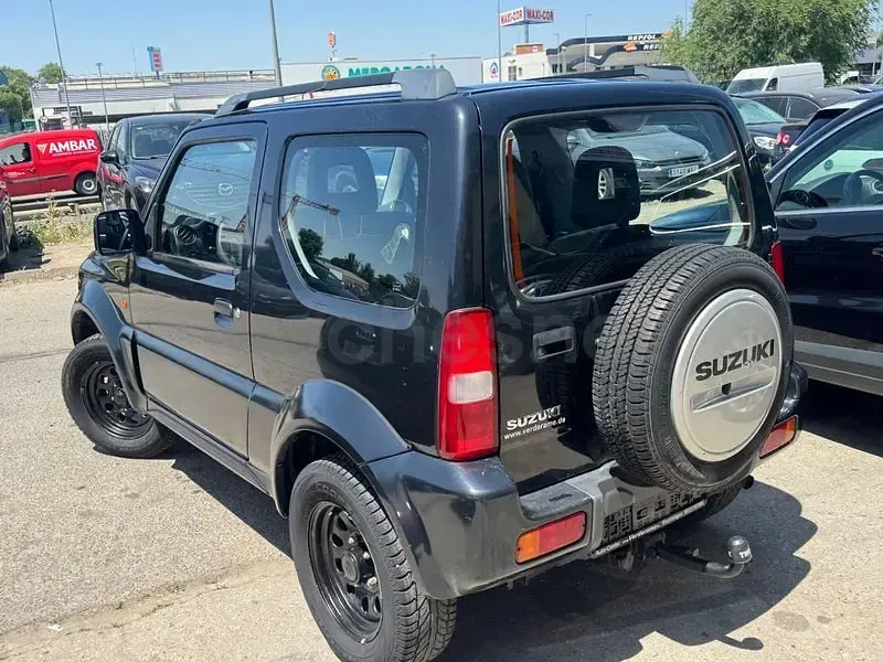 Usado Suzuki Jimny 85 CV (62 kW) 2010 Negro SUV