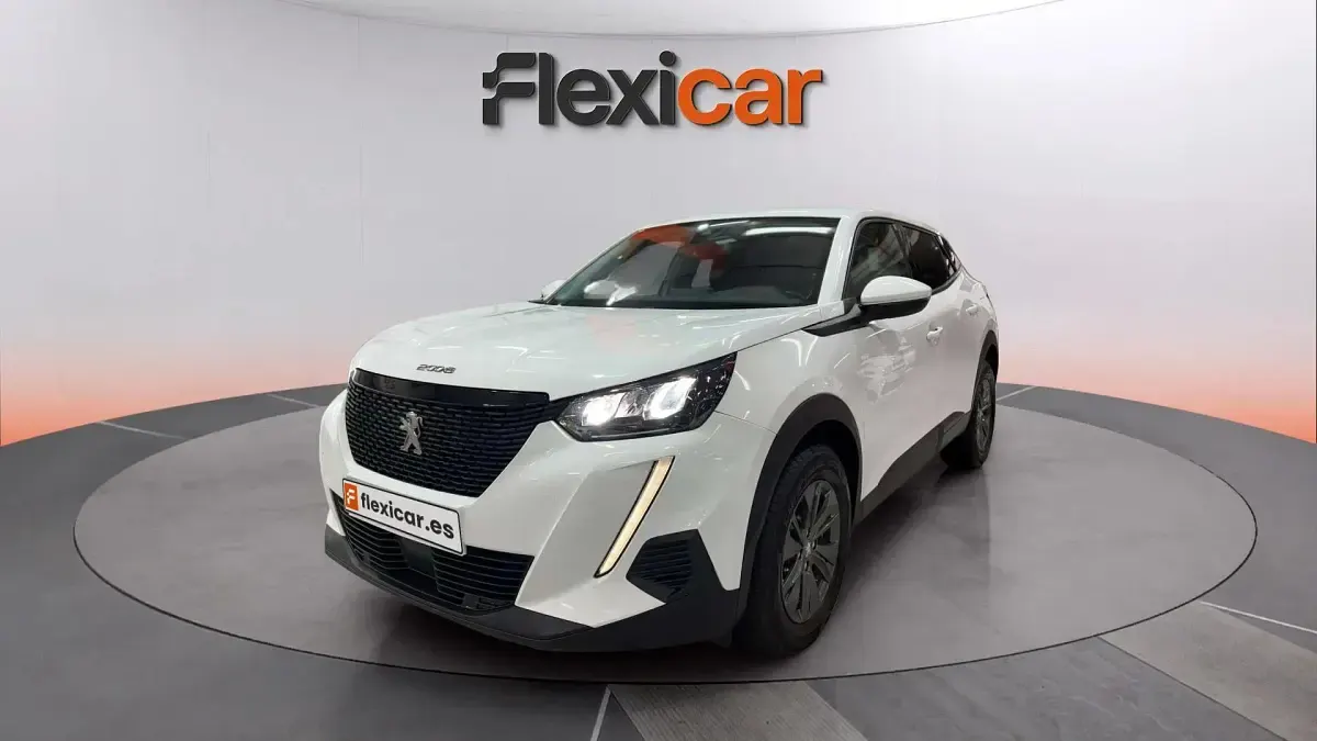 Usado Peugeot 2008 Active 101 CV (74 kW) 2021 Blanco SUV