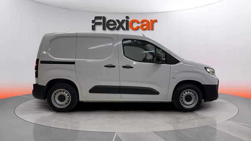 Usado Toyota Proace City City 102 CV (75 kW) 2024 Blanco Monovolumen
