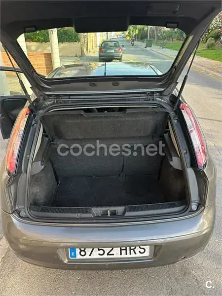 Usado Fiat Punto Pop 69 CV (50 kW) 2013 Beige Utilitario