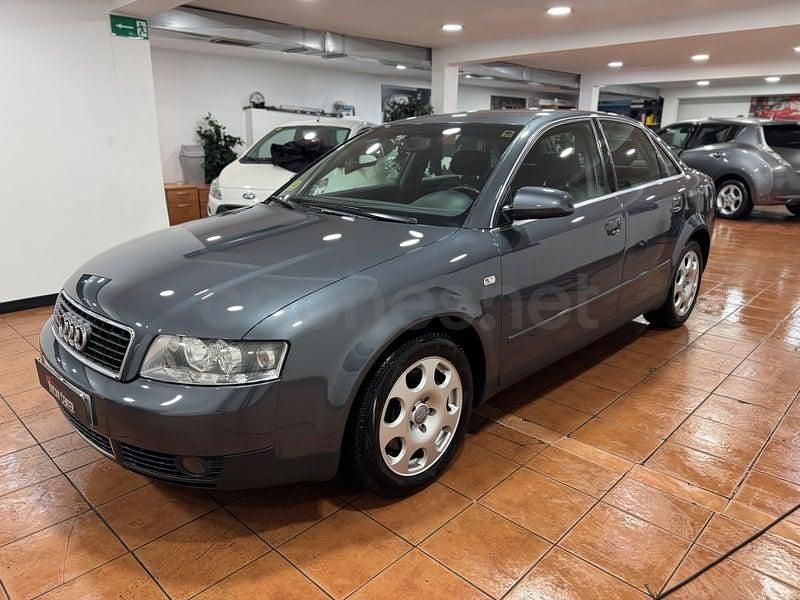 Usado Audi A4 163 CV (119 kW) 2003 Gris / plata Berlina
