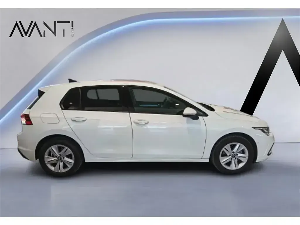 Usado VW Golf VIII Life 110 CV (80 kW) 2022 Blanco Berlina