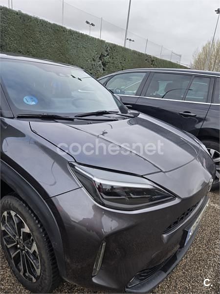 Usado Toyota Yaris Cross Active 116 CV (85 kW) 2023 Gris / plata SUV