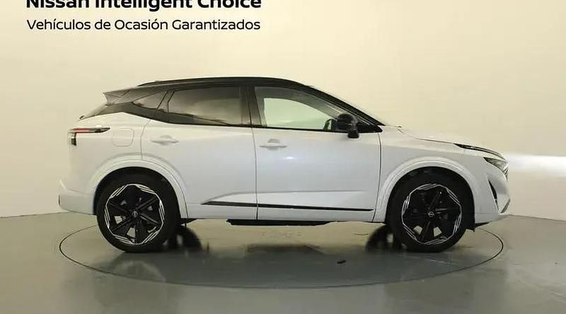 Używany Nissan Qashqai 140 KM (102 kW) 2024 Biały SUV
